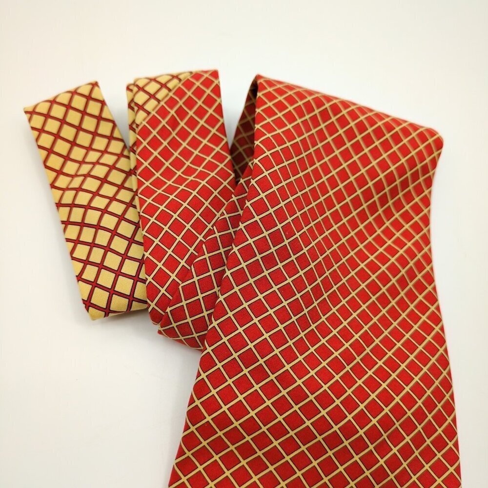 Lot of 2 Tommy Hilfiger Silk Ties Dual Pattern Red Cream & Blue White Made USA - Picture 3 of 10